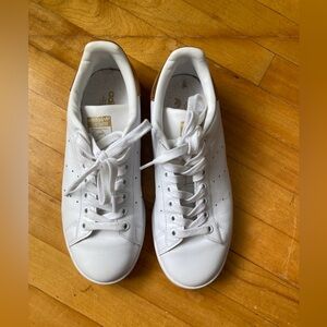 ADIDAS STAN SMITH Gold & White Sneakers